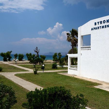 Byron Apartments Tigkaki  Ngoại thất bức ảnh
