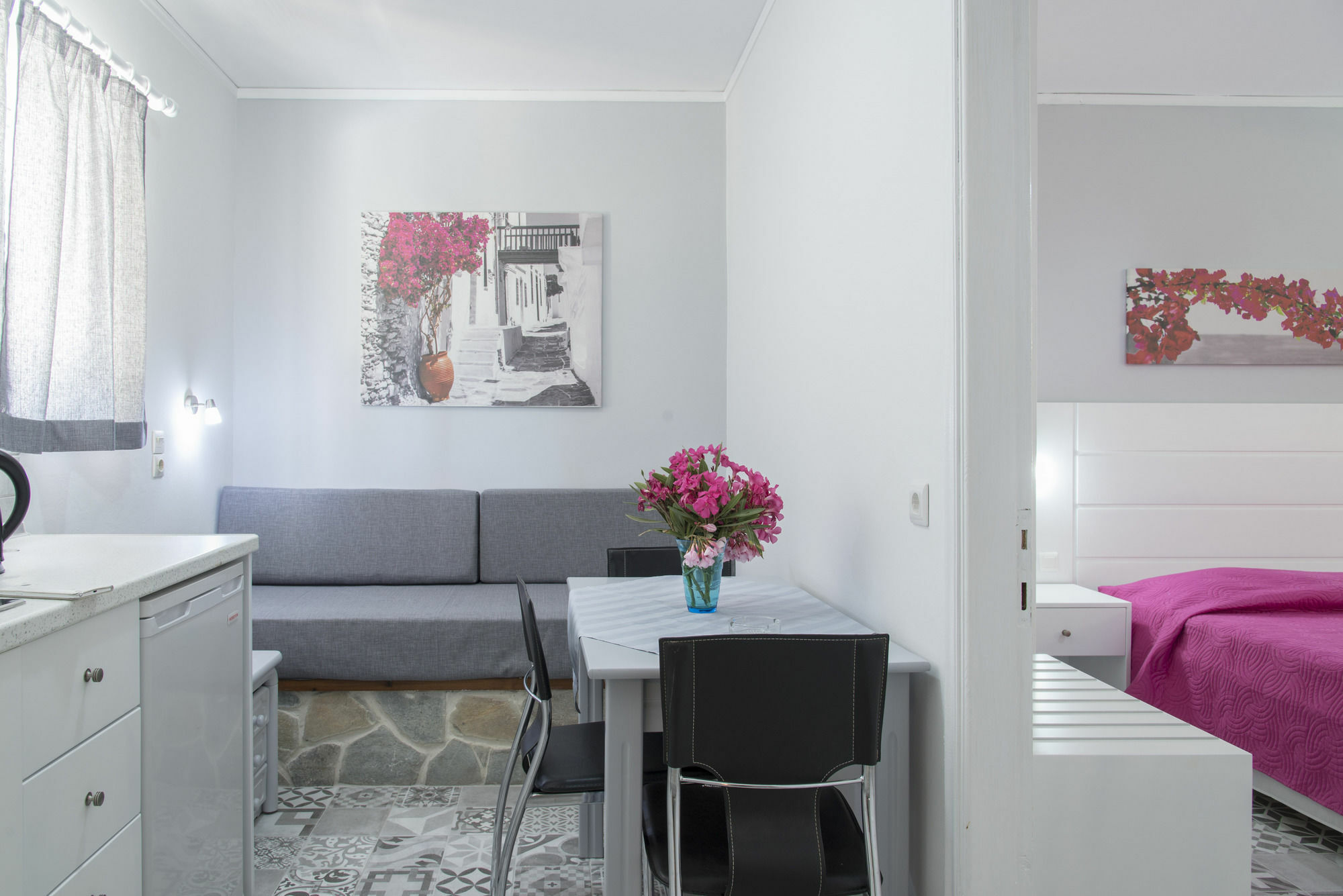 Byron Apartments Tigkaki  Ngoại thất bức ảnh
