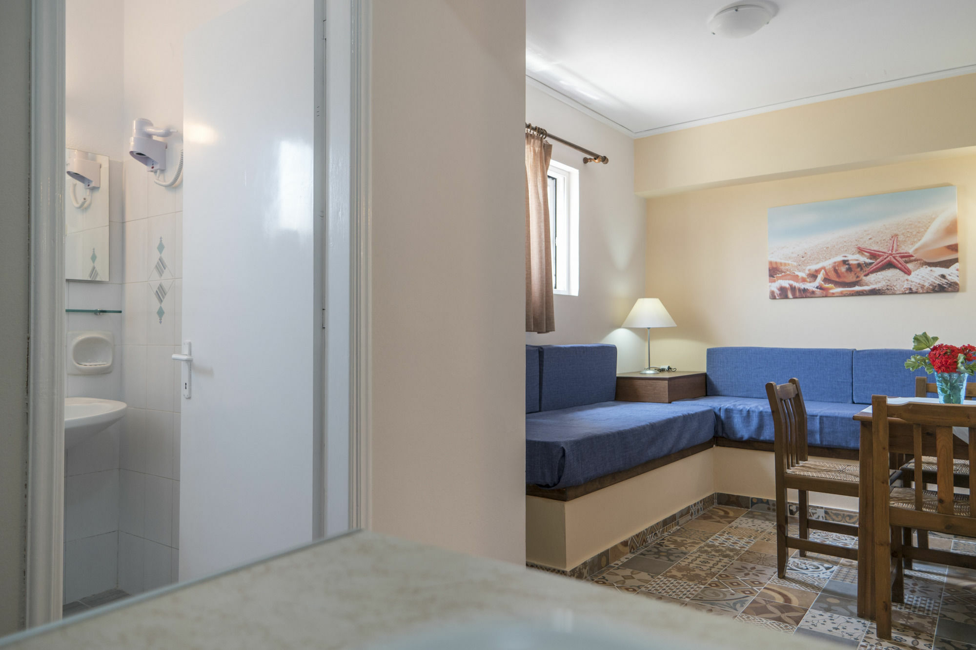 Byron Apartments Tigkaki  Ngoại thất bức ảnh