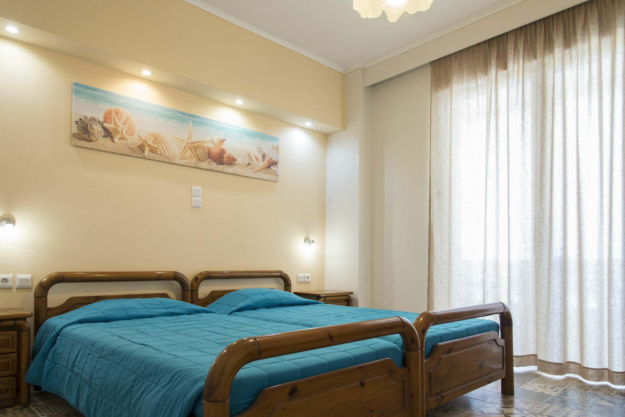 Byron Apartments Tigkaki  Ngoại thất bức ảnh