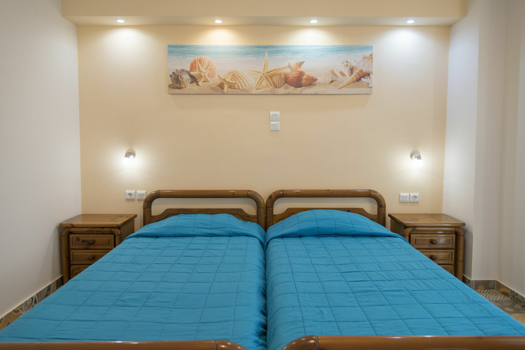 Byron Apartments Tigkaki  Ngoại thất bức ảnh