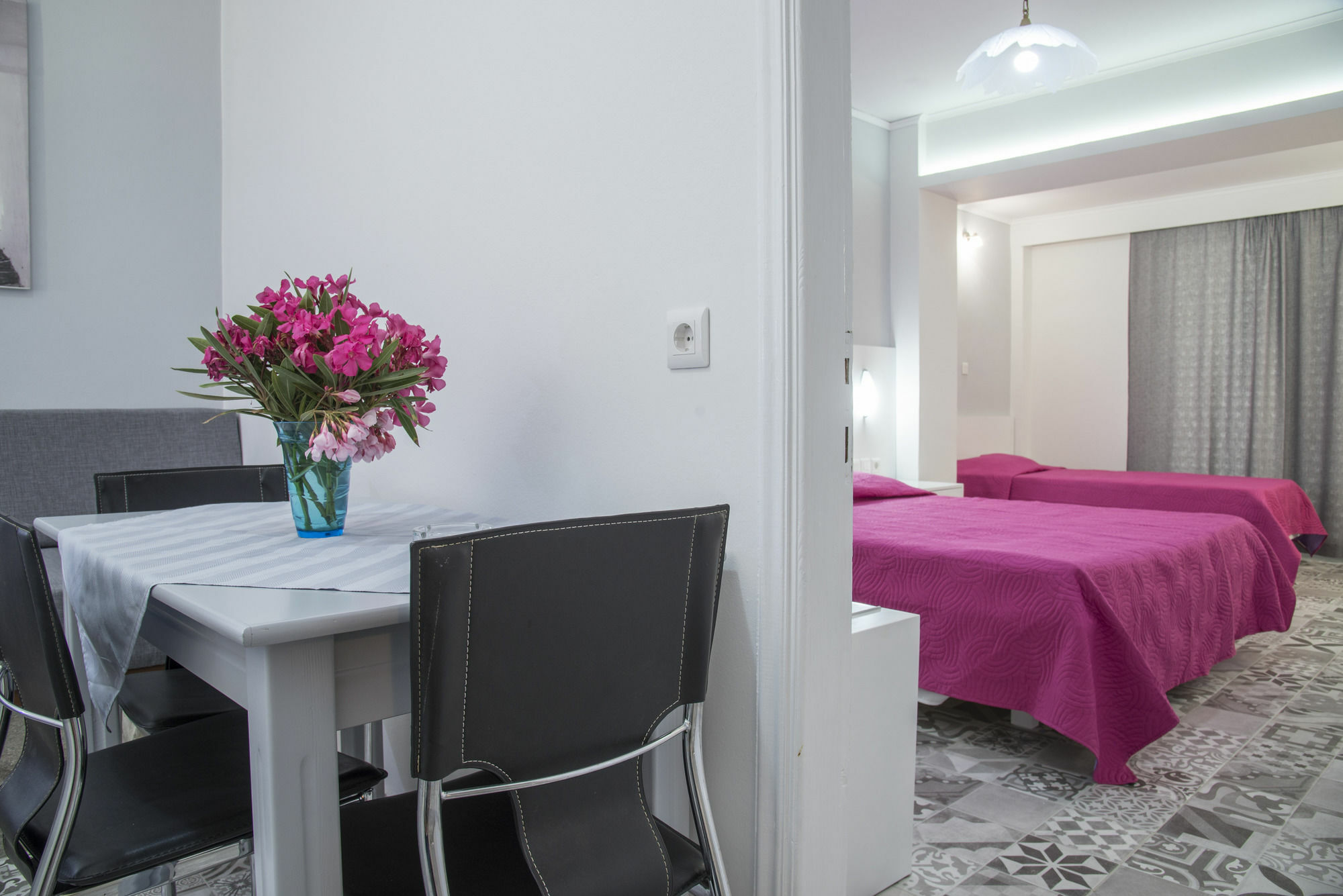 Byron Apartments Tigkaki  Ngoại thất bức ảnh